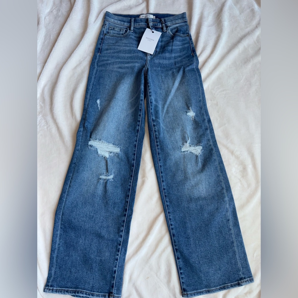 Stylish High Rise Distressed Jeans- Size 25